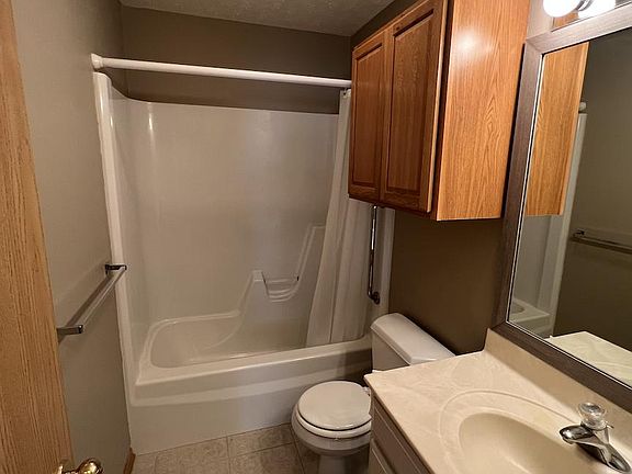 4th image of 2706 Laverna St