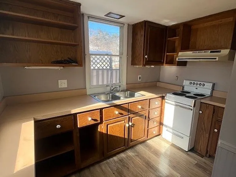 9 E Main St #1-5 — Photo 7