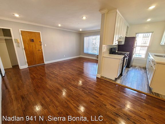 4th image of 7554 N Romaine St #4