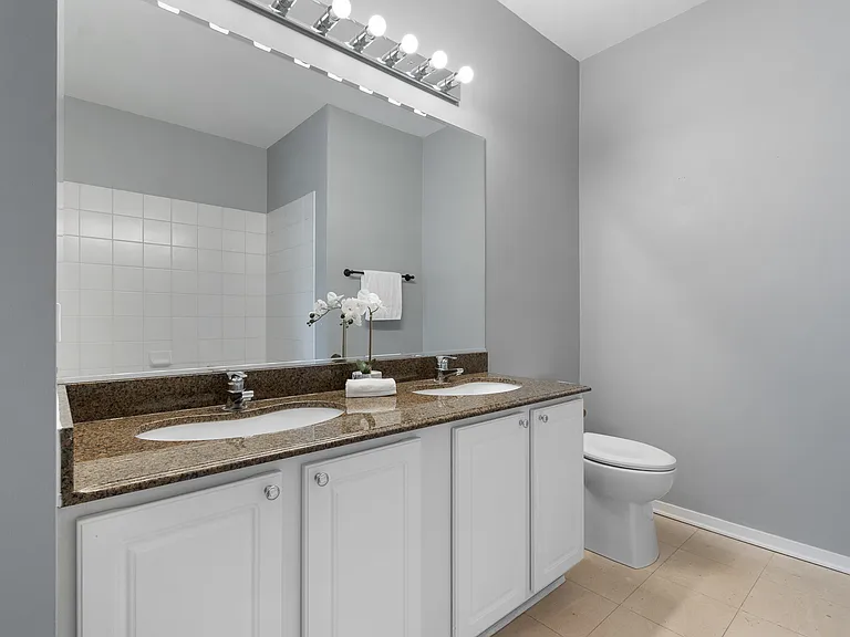 1808 S Michigan Ave #12 — Photo 12