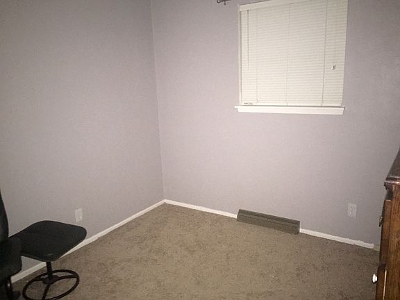4th image of 152 Deane Ct