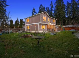 12808 E Macs Loop Rd, Granite Falls, WA 98252