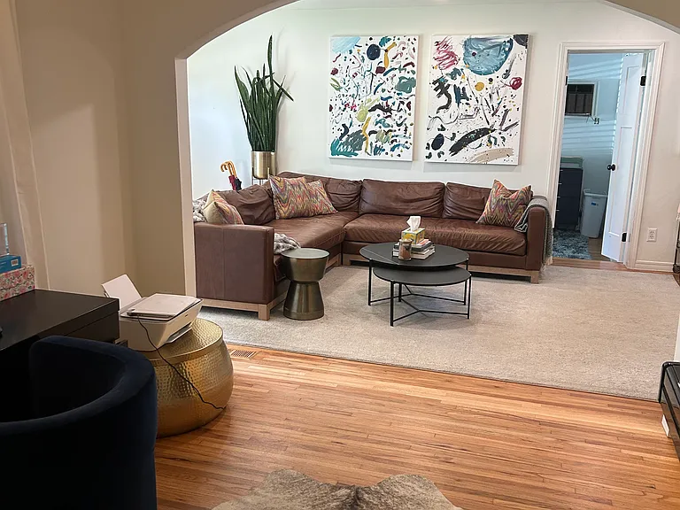 211 E 33rd Pl — Photo 18