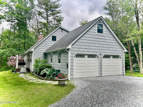 230 Middle Rd, Austerlitz, NY 12017