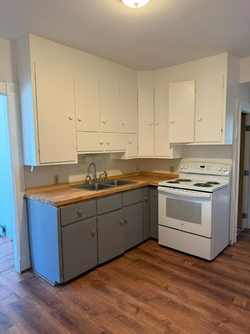 19 Chase St / 181 South St — Photo 2