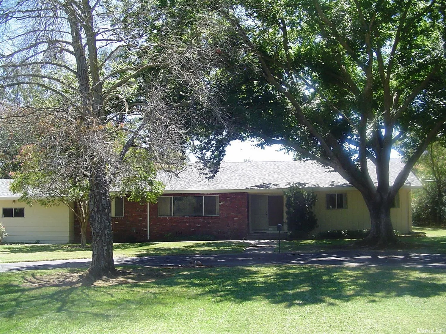 9800 Sheldon Rd photo 1