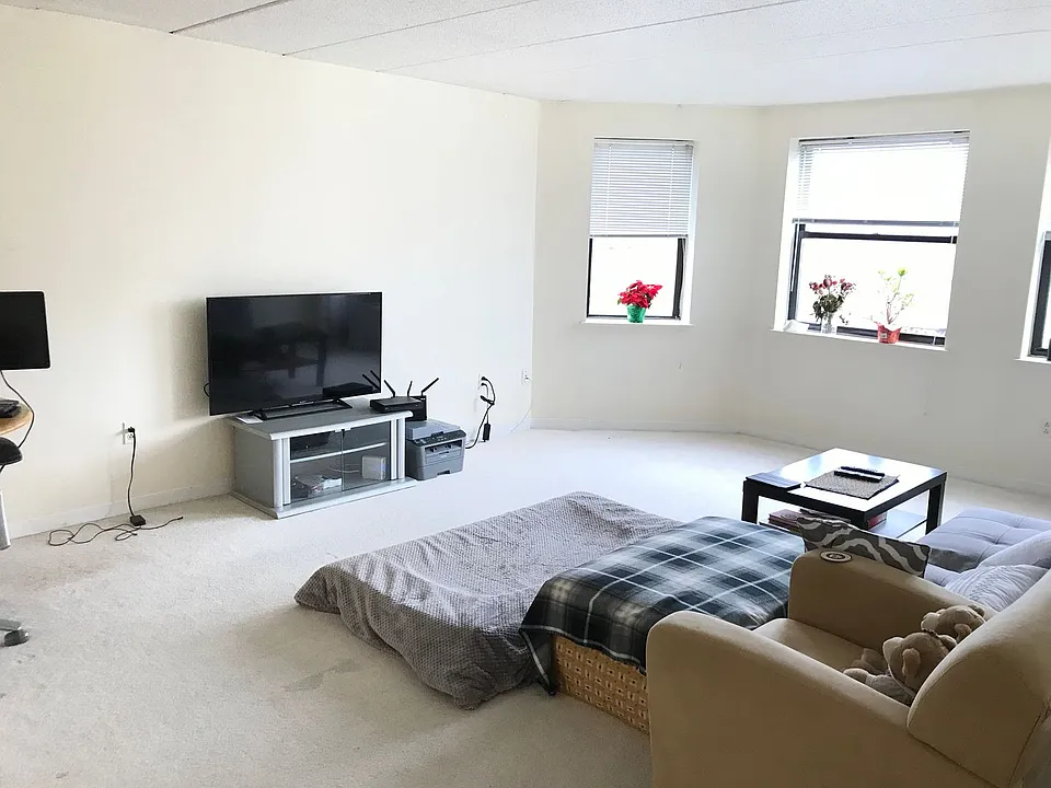1982 Commonwealth Ave #6