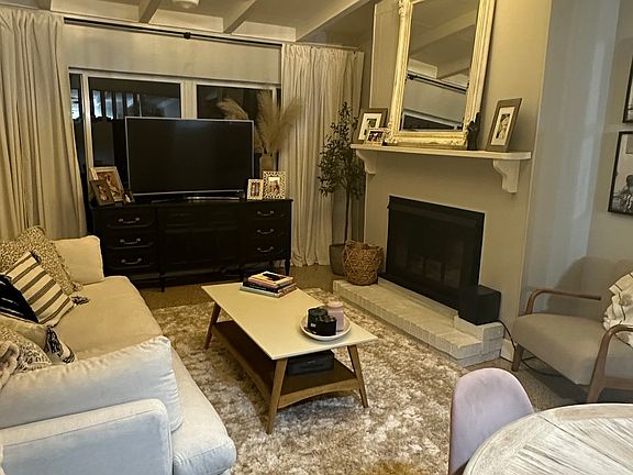 4th image of 1108 E Beresford Ave