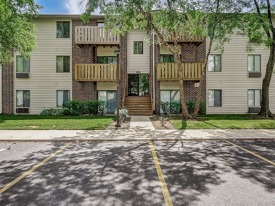 1st image of 716 Prescott Dr APT 305