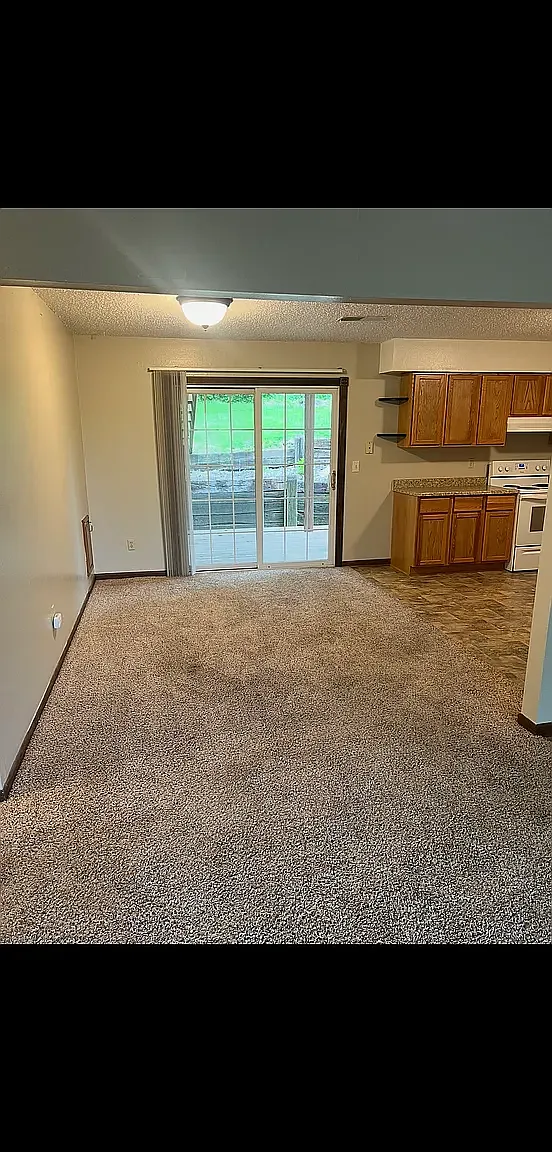 2 bed, $1,100 — Photo 4