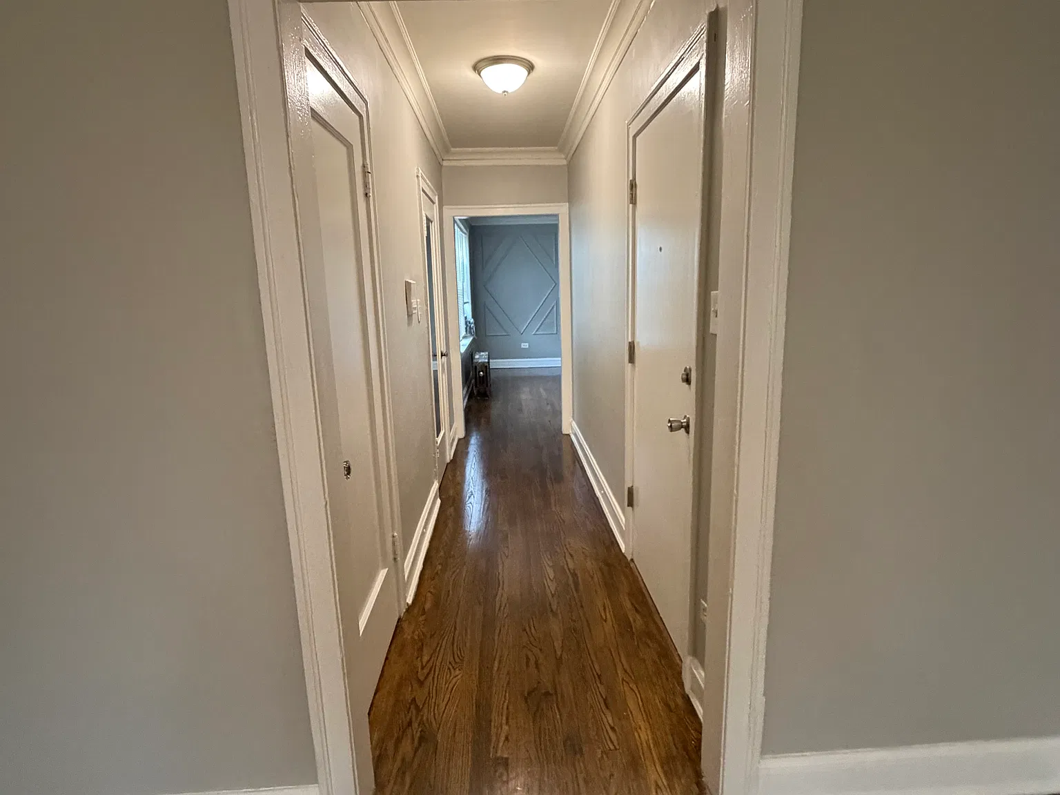 1 bed, 1050 sqft, $1,075 — Photo 2