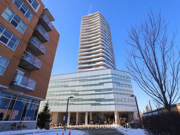 485 Richmond Rd #810, Ottawa, ON K2A 3W9