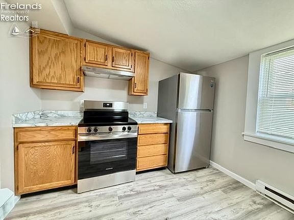 4th image of 59 Franklin St