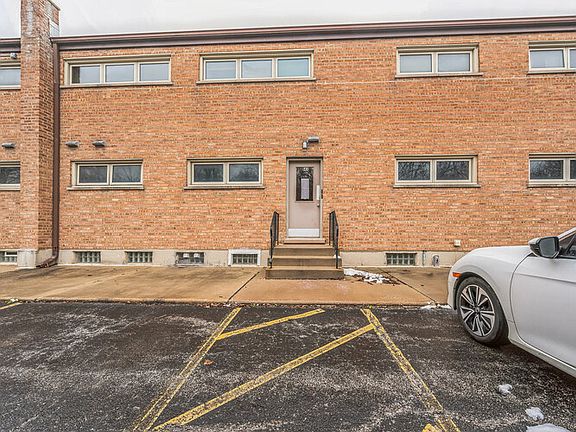 3rd image of 641 Carroll Pkwy #107