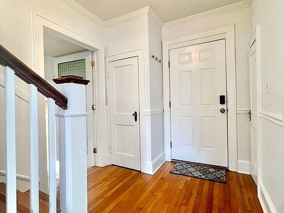 3rd image of 6231 Rolfe Ave