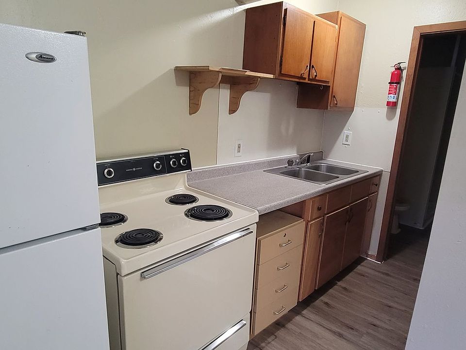 2nd image of 146 Inglewood St NW #G