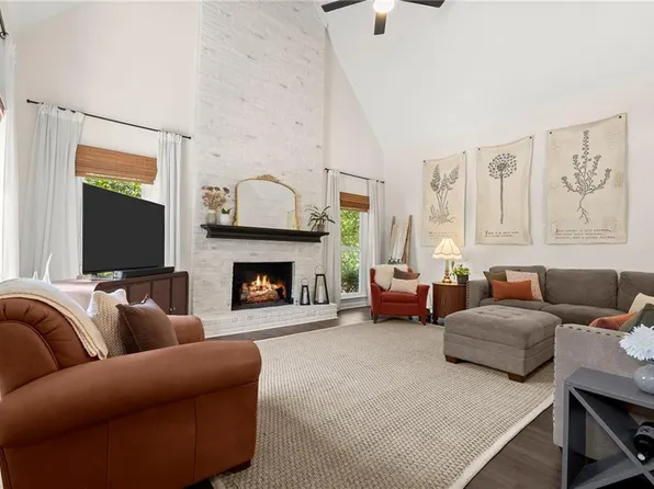 301 Roswell Green Ln, Roswell, GA 30075