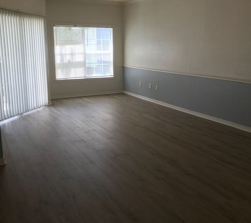 1st image of 3589 Conroy Rd