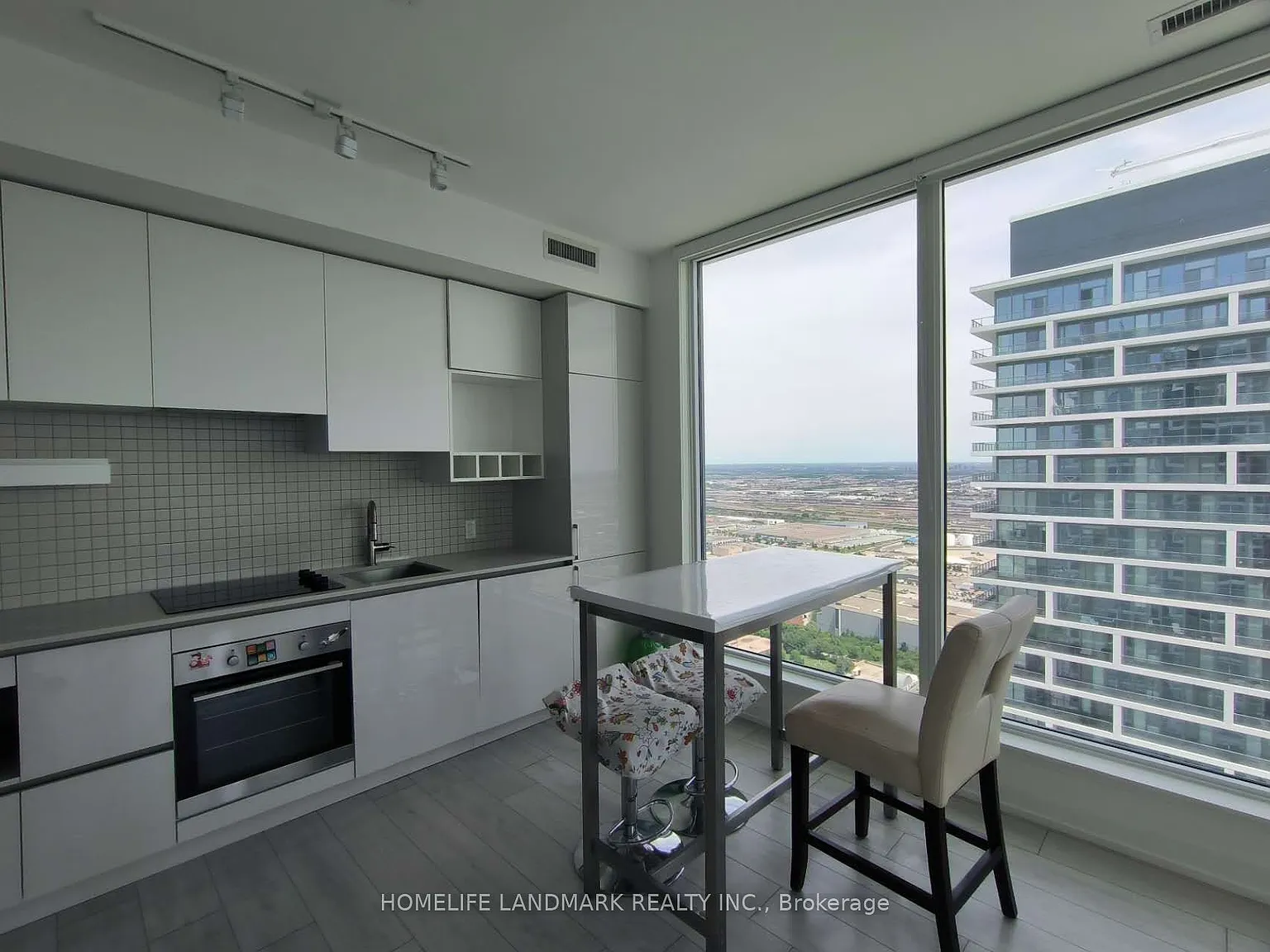 2 bed, $2,600 — Photo 2