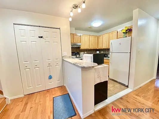 Rented by Keller Williams NYC | media 29