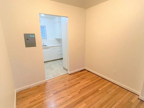 3rd image of 1820-1850 N Killingsworth St #4
