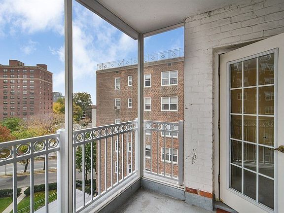 2nd image of 3701 Henry Hudson Pkwy APT 6H