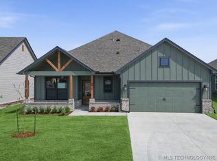 4915 N Walnut Pl, Broken Arrow, OK 74012