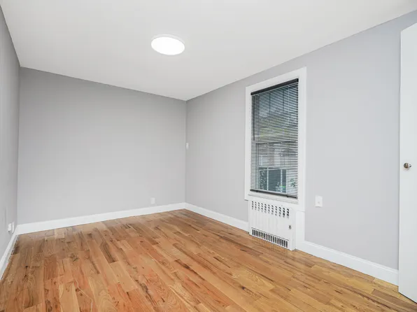 200 Bay 7th Street image 31 of 49