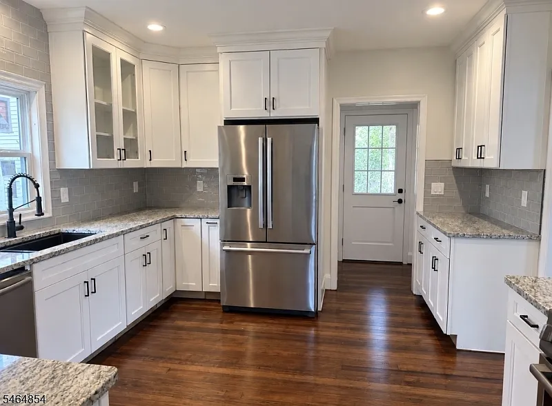 4 bed, 3.0 bath, $3,800 — Photo 3