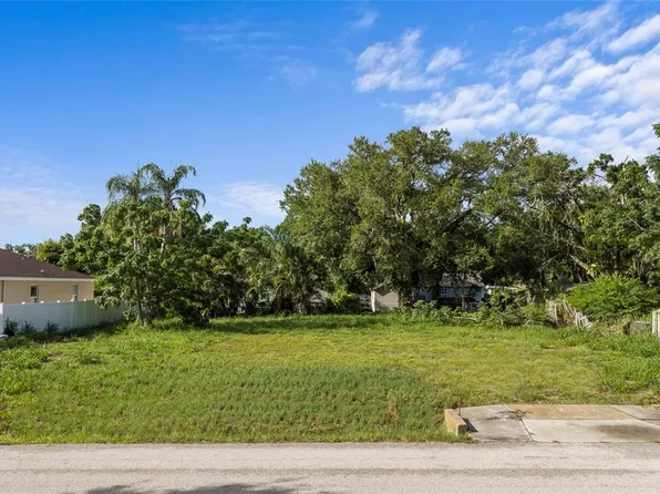 2930 Hawthorne St #12, Sarasota, FL 34239