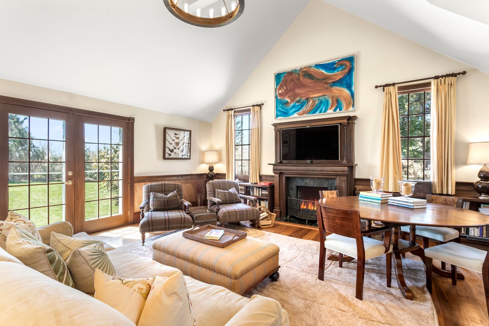 Great Room with Beautiful Fireplace