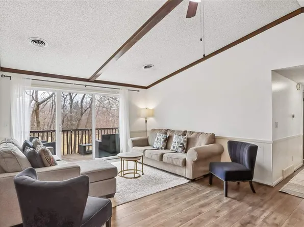 1512 1st Ave APT 204A, Coralville, IA 52241