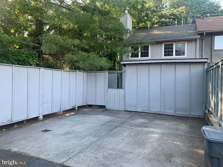 133 Woodlake Dr — Photo 26