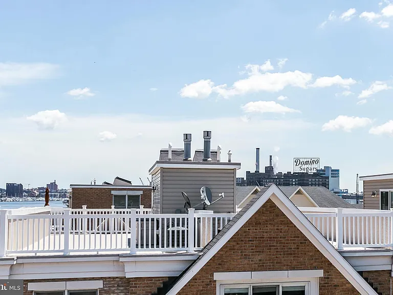 1236 Harbor Island Walk — Photo 45