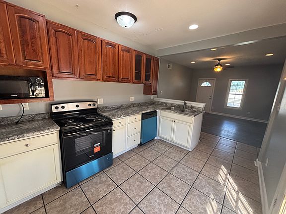 5th image of 603 Wilson St