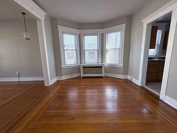 2nd image of 62 Stanley St #1
