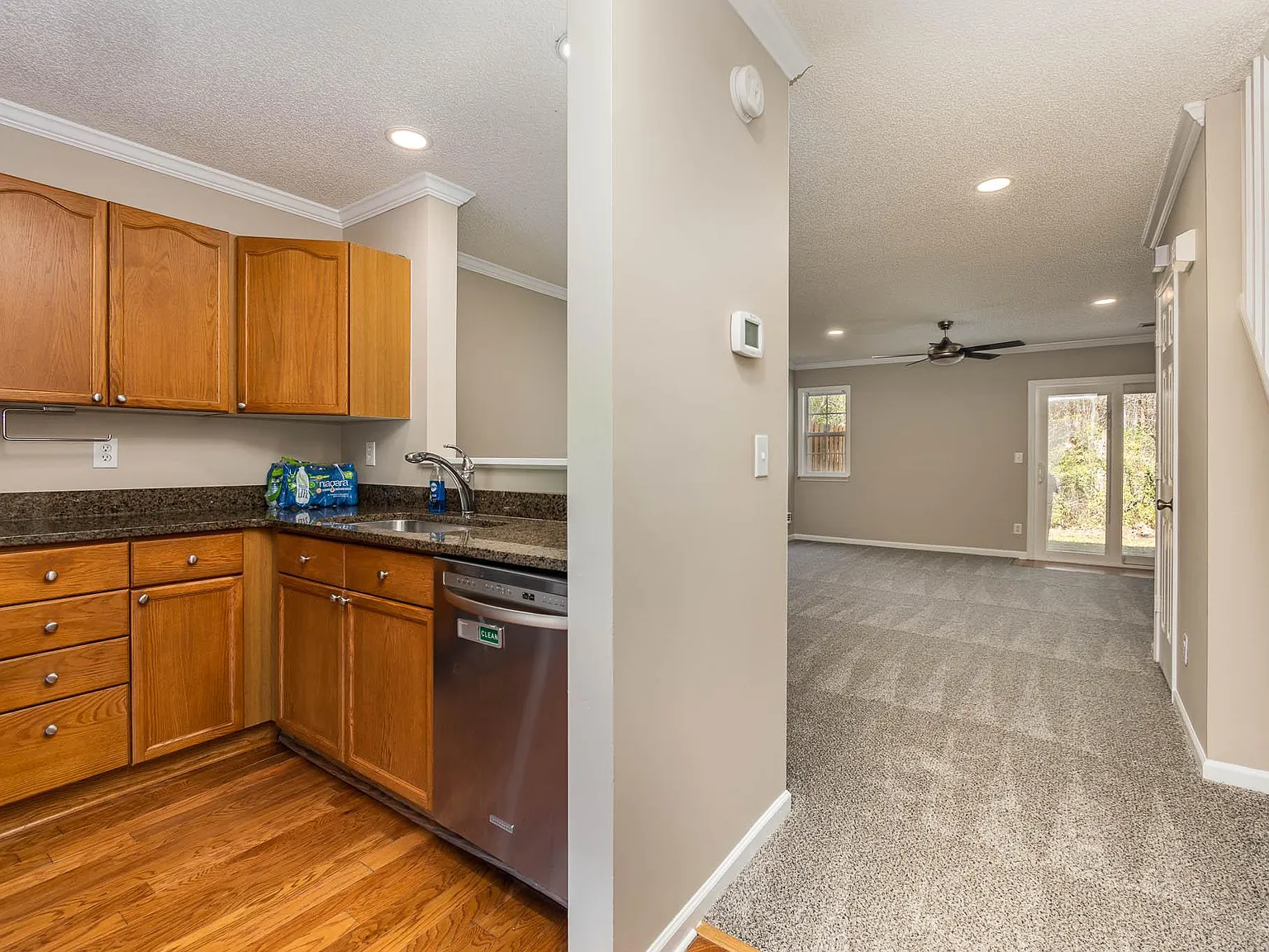 2 bed, 1088 sqft, $1,750 — Photo 3