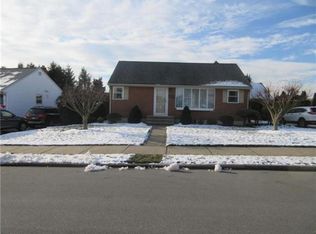 1525 Eastwood Dr, Bethlehem, PA