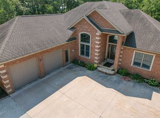 23401 Holly Rd, Sterling, IL 61081