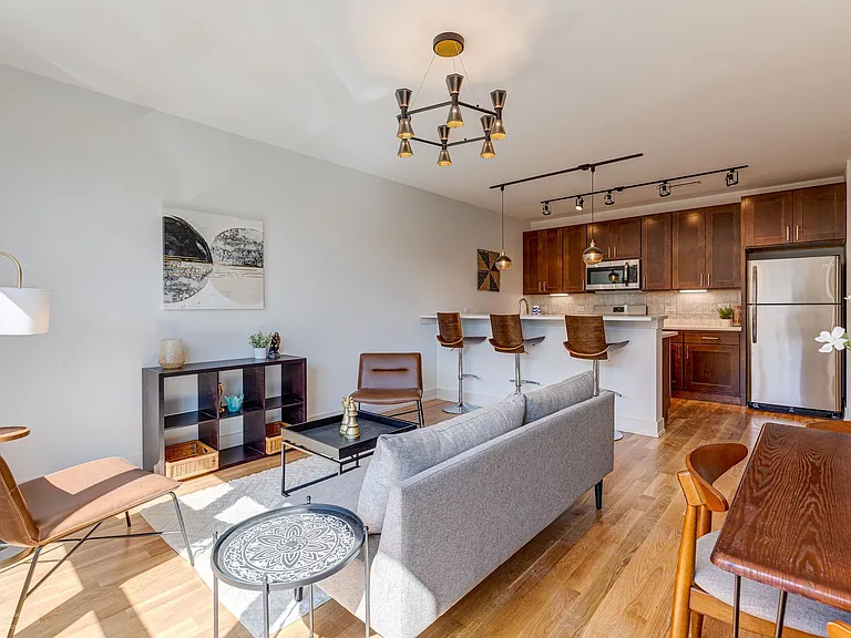 2740 N Spaulding Ave — Photo 28