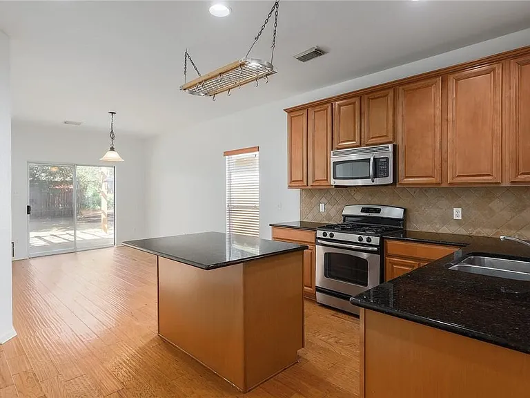 2125 Amur Dr #A27 — Photo 4