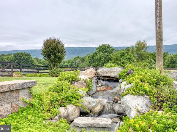 180 Holstein Ln, Toms Brook, VA 22660