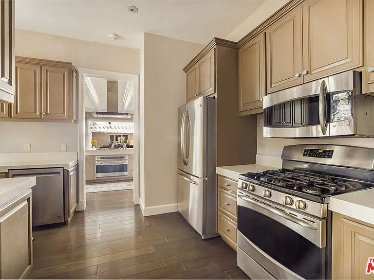 720 N Crescent Dr — Photo 12