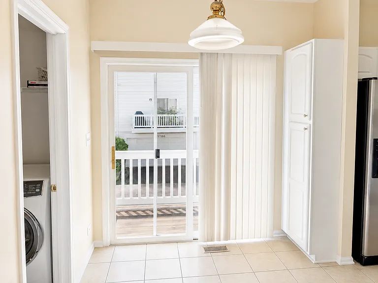 1787 Whirlaway Ct — Photo 8