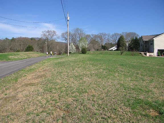 2nd image of 171 McClary Dr