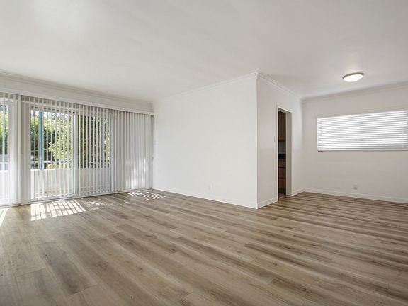 3rd image of 1975 S Beverly Glen Blvd APT 6