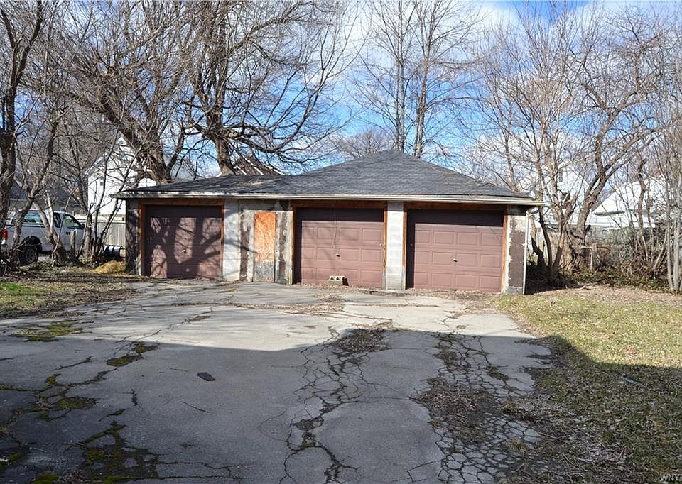 2nd image of 138 Wheatfield St