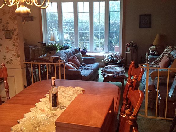4th image of 3830 Windwood Cres