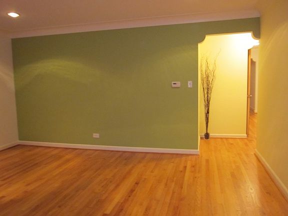 3rd image of 2637 W Greenleaf Ave #1E