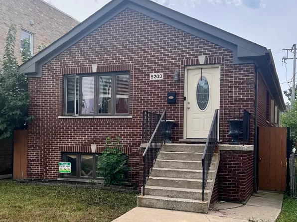 5203 W Roscoe St, Chicago, IL 60641